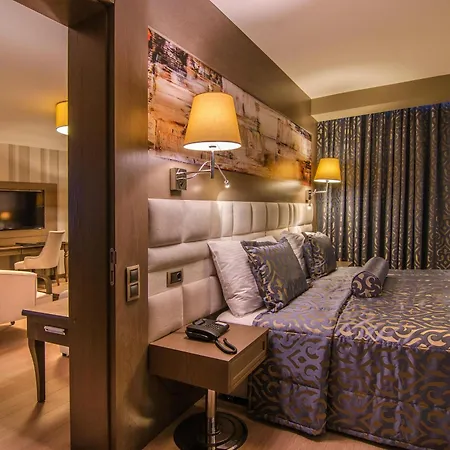 The Grand Blue Sky International 4*