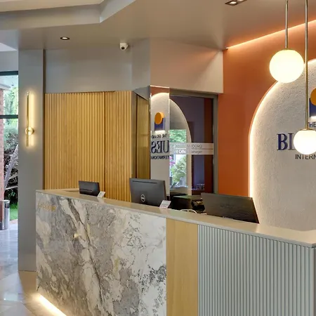 منتجع The Grand Blue Sky International 4*