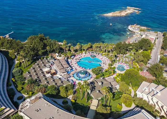 The Grand Blue Sky International Курортный комплекс 4*