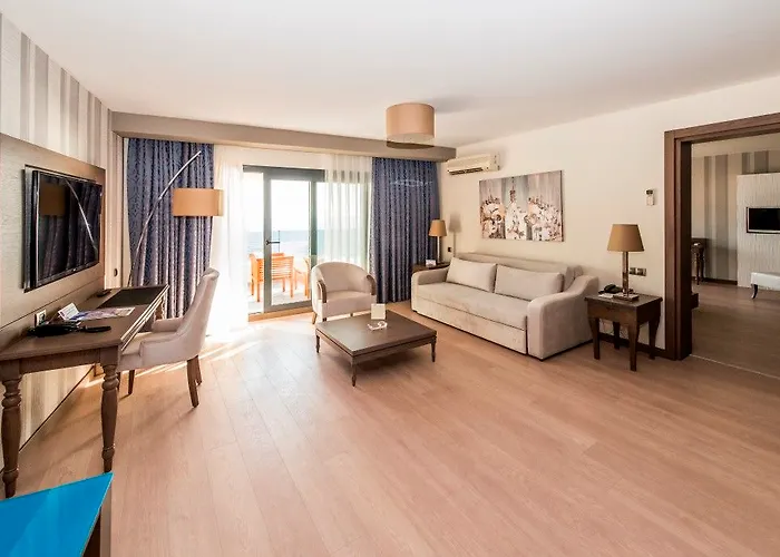 The Grand Blue Sky International 4*