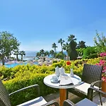 The Grand Blue Sky International Resort 4*