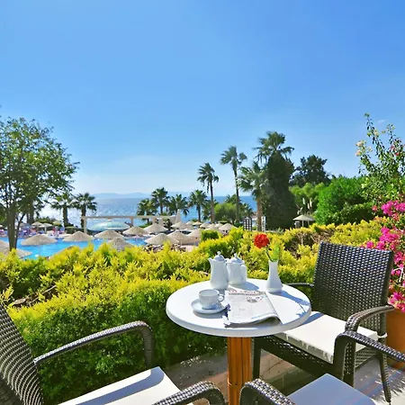 The Grand Blue Sky International Курортный комплекс 4*