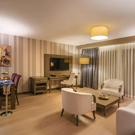 Resort The Grand Blue Sky International