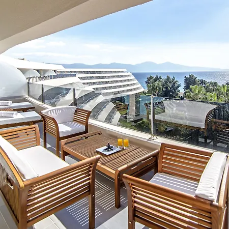 The Grand Blue Sky International 4*