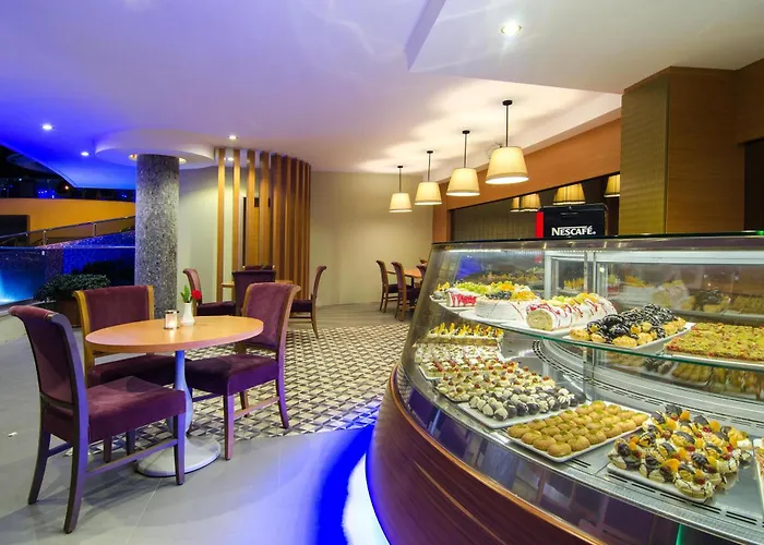 Курортный комплекс The Grand Blue Sky International 4*