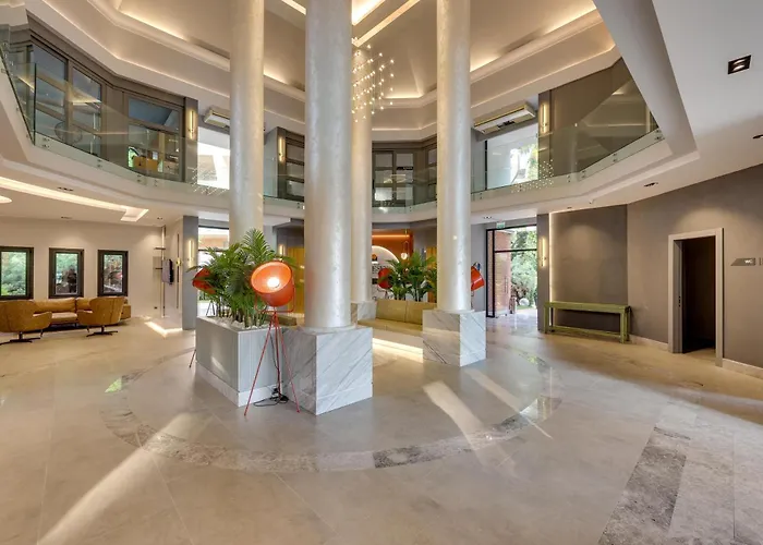 The Grand Blue Sky International קוסדסי