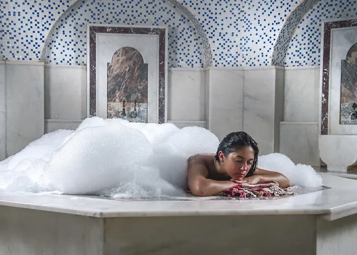 אתר נופש The Grand Blue Sky International