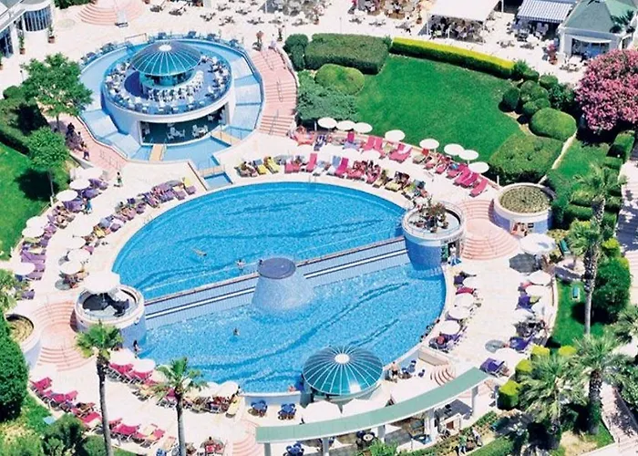 Курортный комплекс The Grand Blue Sky International